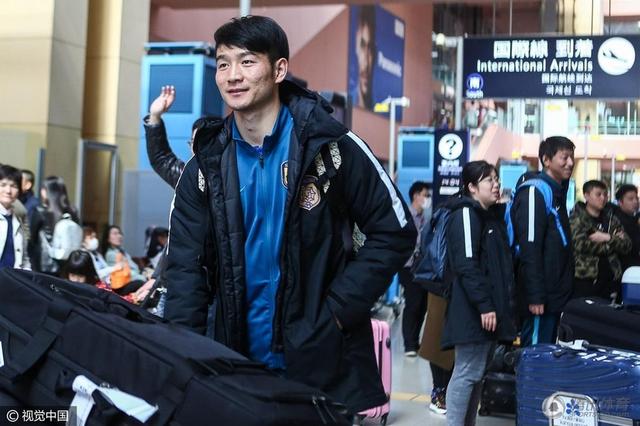 如果博洛尼亚把球员卖给其他俱乐部，拜仁可以获得转会费50%的分成。